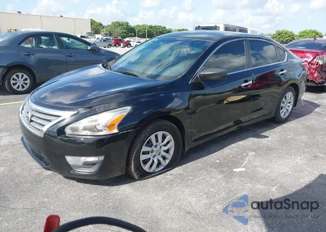 2015 Nissan Altima 2.5 S z USA, uszkodzony, nr VIN 1N4AL3AP4FC463698